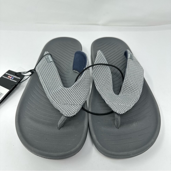 Hey Dude Milo Grey Men’s Flip Flops - Picture 2 of 9